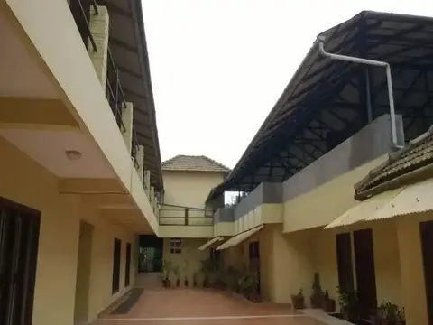 Hotel Crystal Court — фото 1