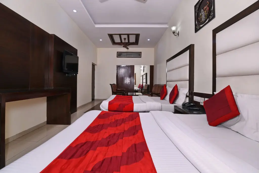 Нью-Дели: FabHotel Station 3