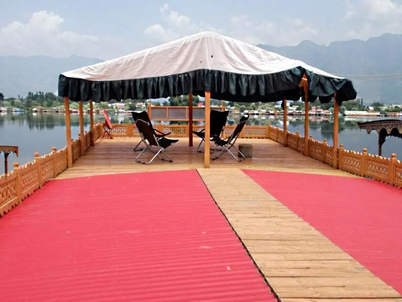 Шринагар: Wangnoo Sheraton Group Of Houseboats