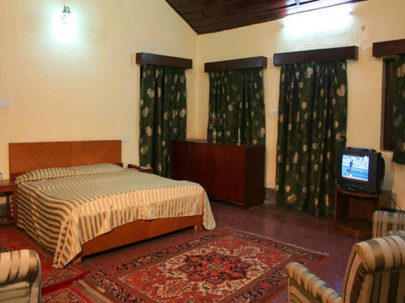 Hotel Balrampur House — фото 1