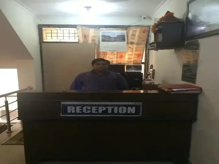 Нью-Дели: Airport Hotel Monarch