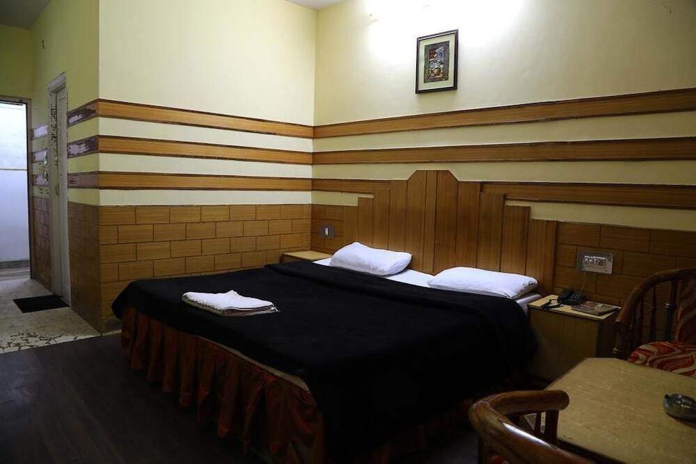 Манали: Hotel Whispering River by ADB Rooms