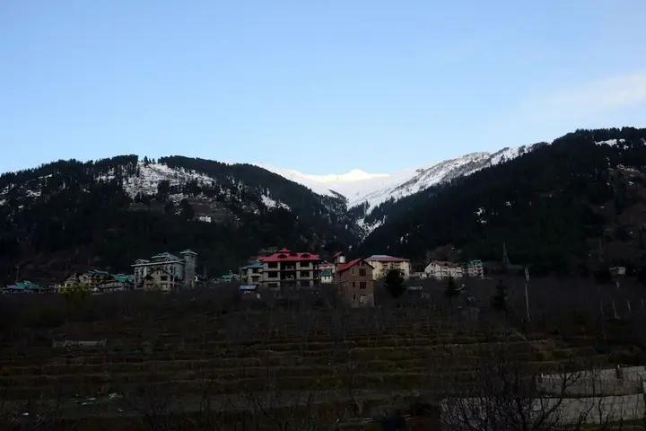 Манали: Comlux Hotels Manali