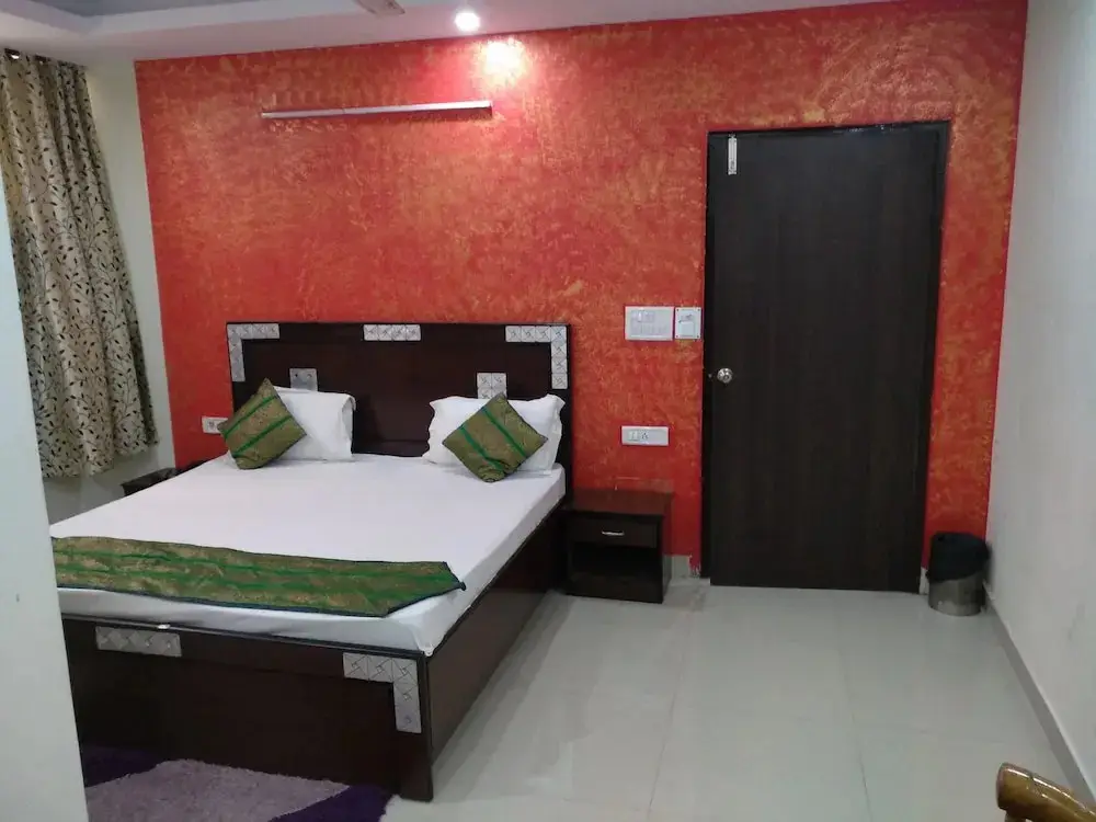 Нью-Дели: Hotel Royal Holidays