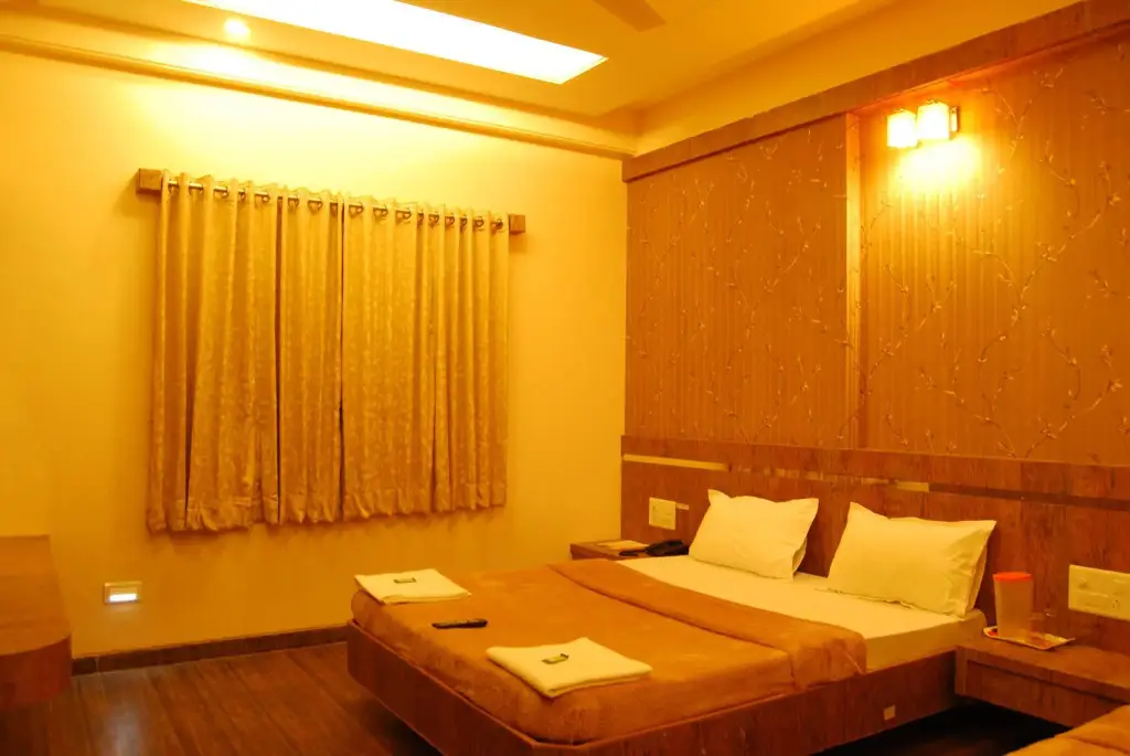 Ширди: Hotel Lee Grand