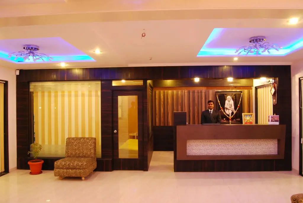 Ширди: Hotel Lee Grand