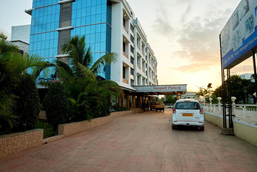 Hotel Ganpati Palace — фото 1