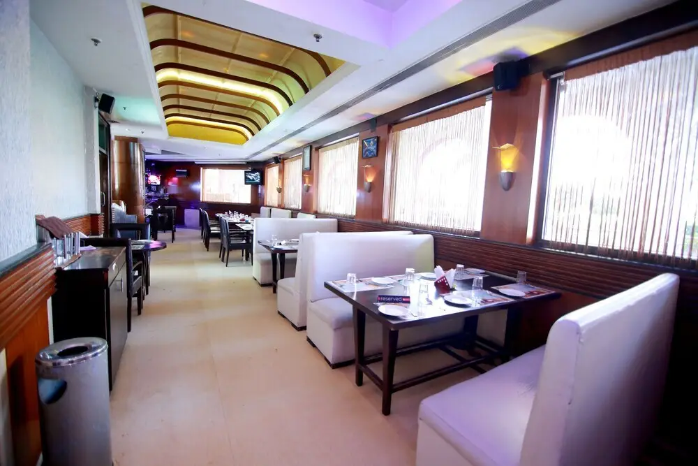 Нью-Дели: Hotel Chanson Grand Westend