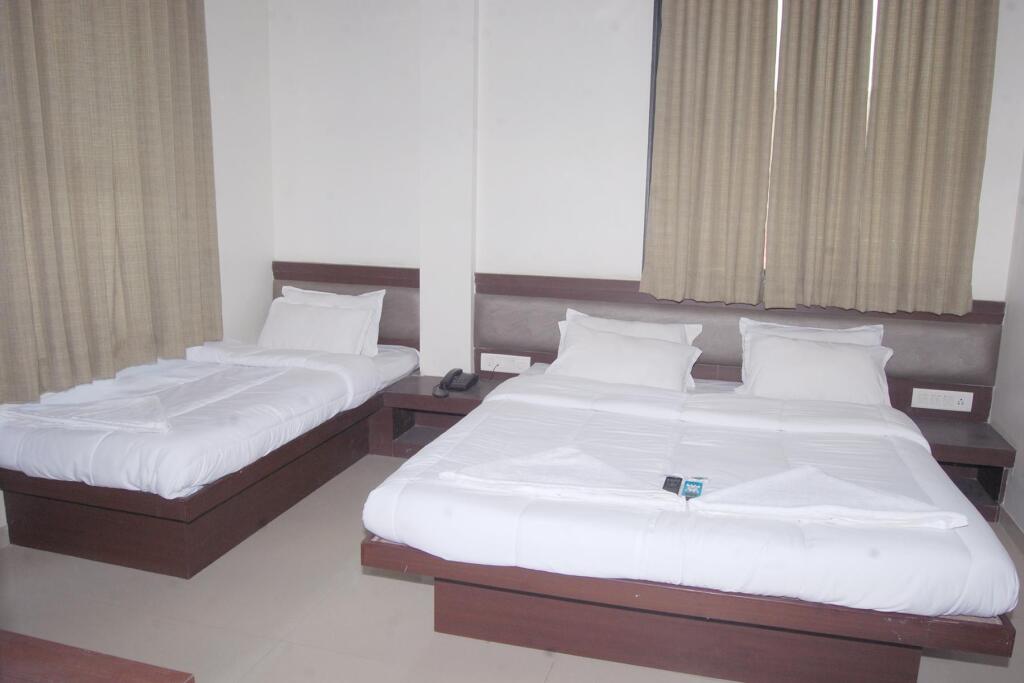 Ширди: Hotel Sai Seema