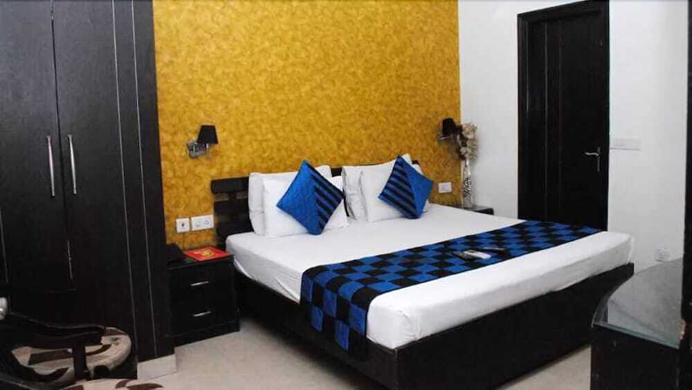 Нью-Дели: Hotel Universe Inn