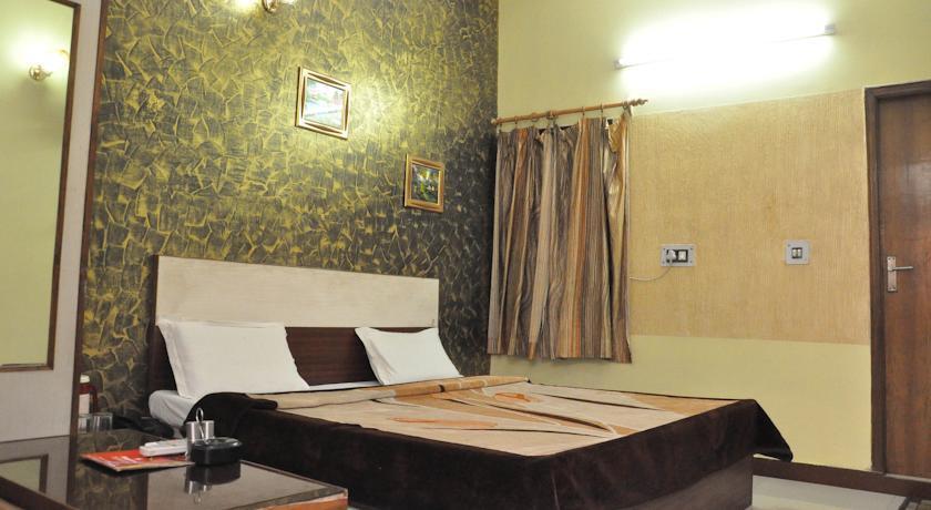 Агра: Hotel Red Inn