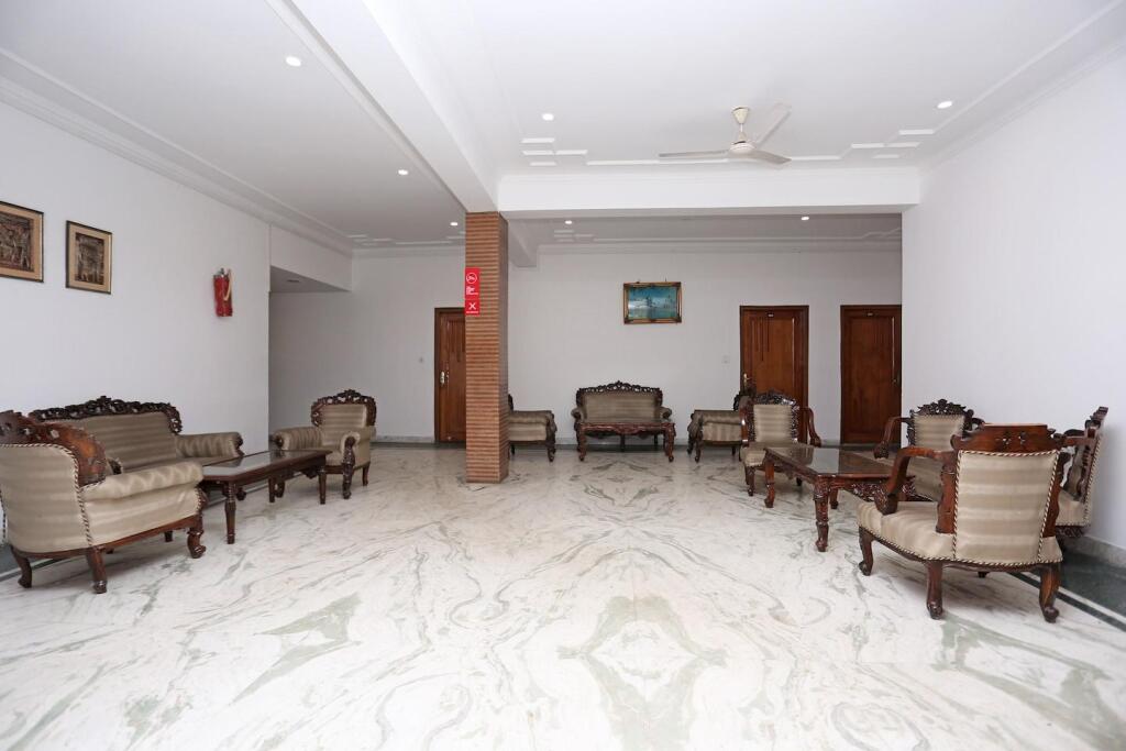 Дехрадун: OYO 10072 Hotel Amrit Regency