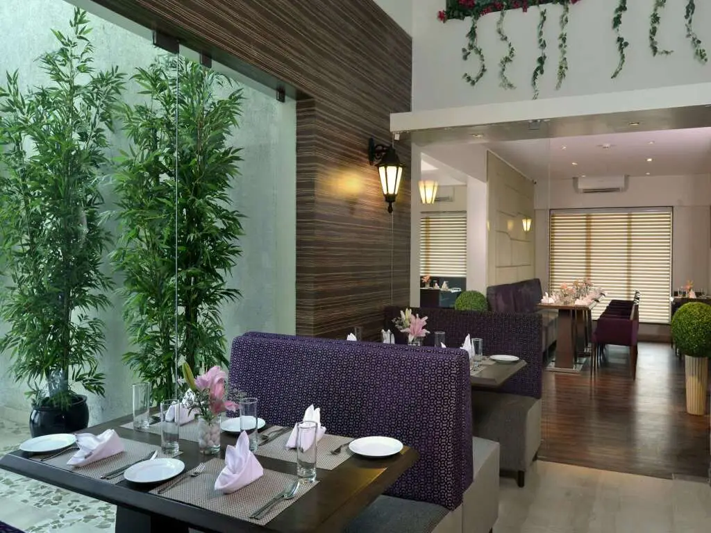 Мумбаи: Residency Sarovar Portico Mumbai