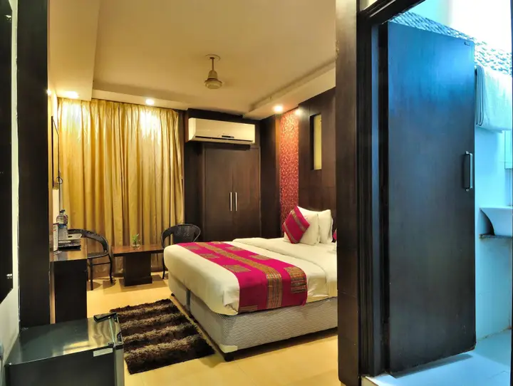 Нью-Дели: Hotel Shelton