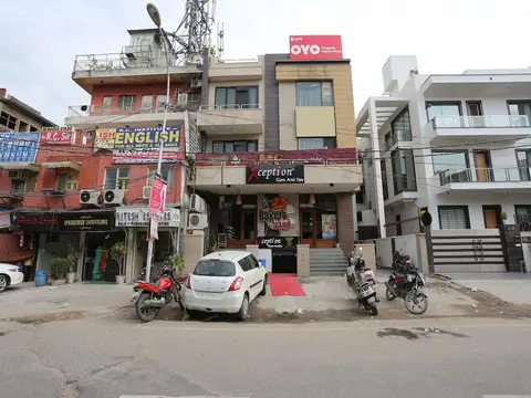 OYO Townhouse 281 Harsh Vihar Near M2K Cinemas Rohini — фото 1