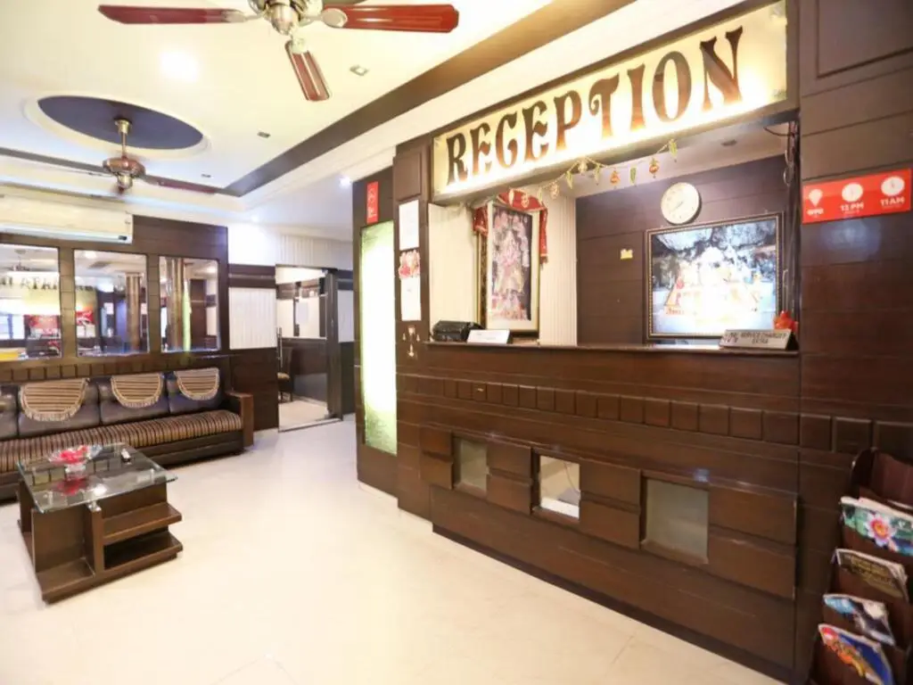 Катра: Hotel Bhargav