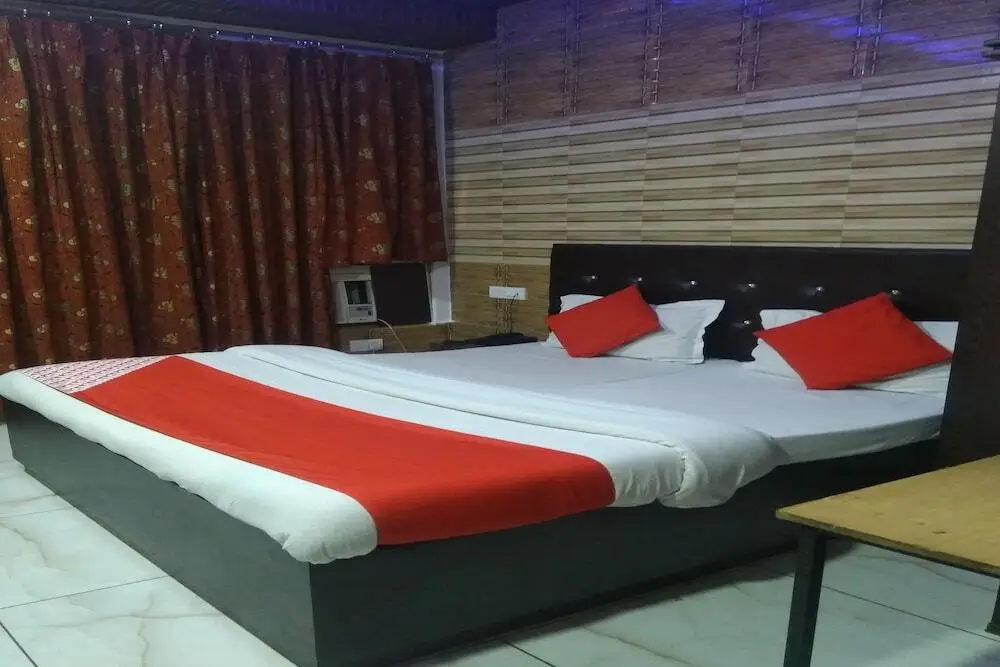 Катра: Hotel Ajay