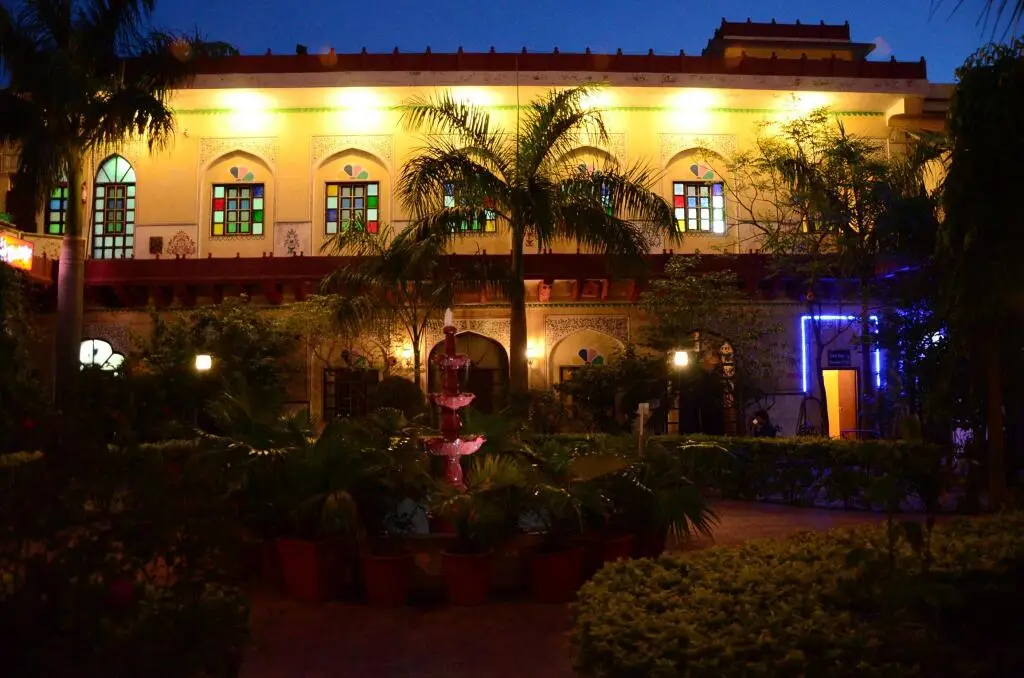 Алвар: Hotel Burja Haveli