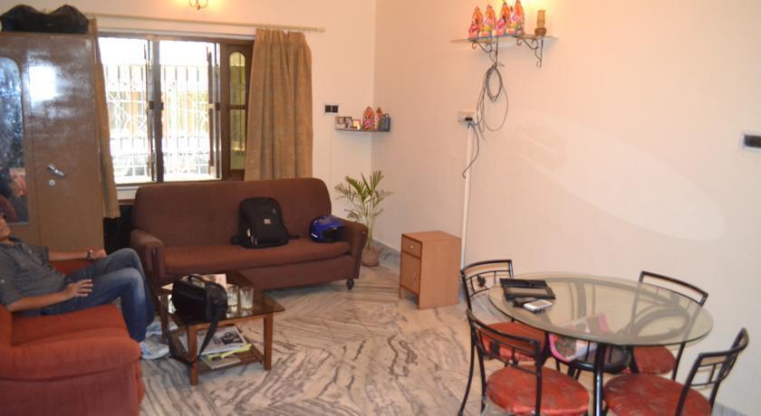 Колката: Springwood Guest House CL-266