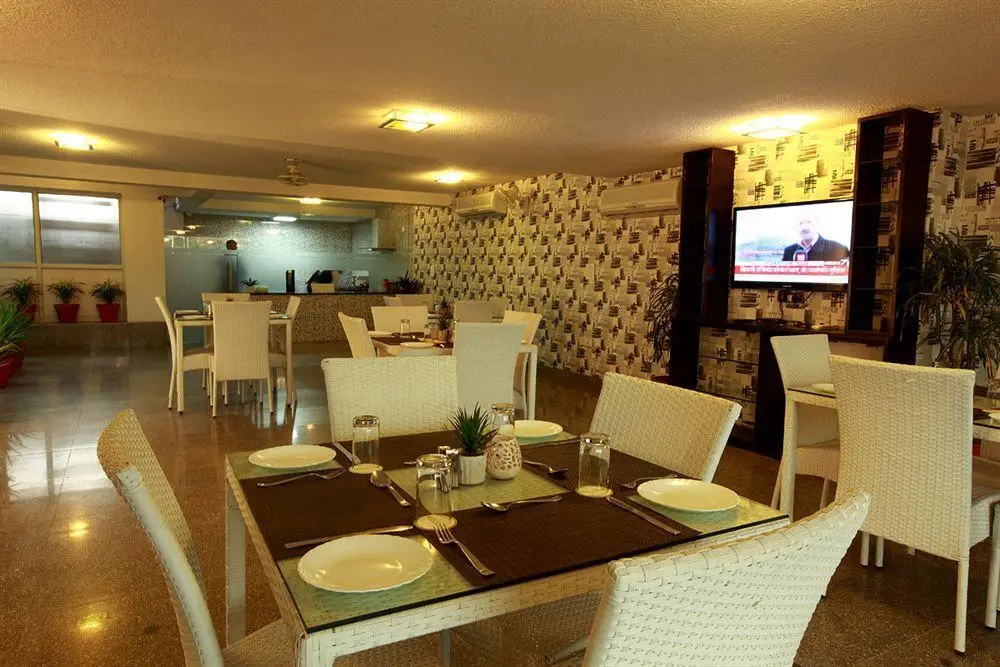 Нью-Дели: Jasola Suites And Apartments