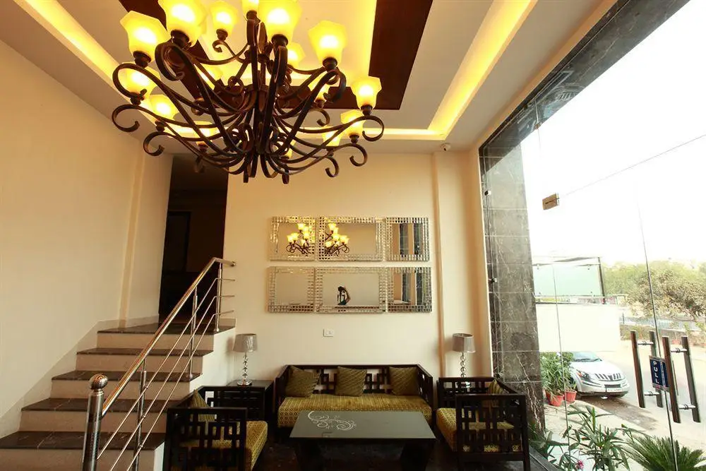 Нью-Дели: Jasola Suites And Apartments