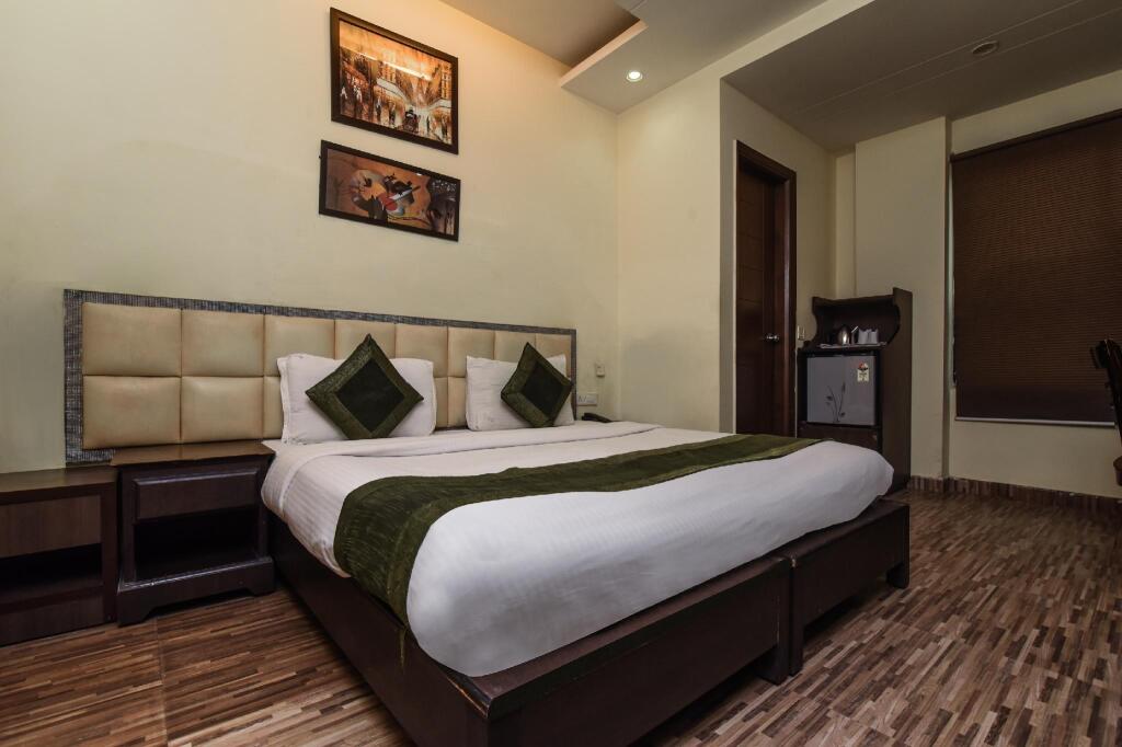 Нью-Дели: OYO 8265 The Olive Inn