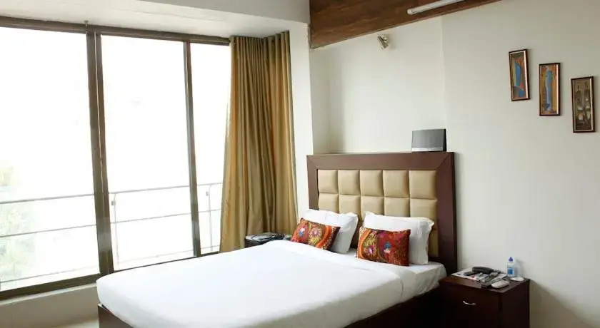Мумбаи: Laurent & Benon Luxury Service Apartment - Khar (West)