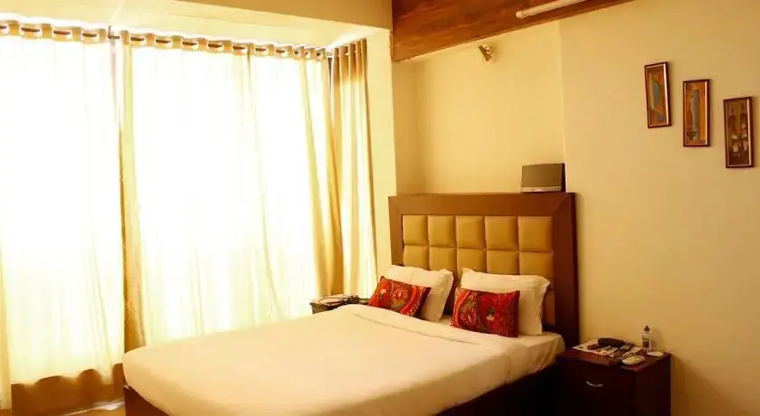 Мумбаи: Laurent & Benon Luxury Service Apartment - Khar (West)