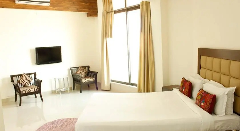 Мумбаи: Laurent & Benon Luxury Service Apartment - Khar (West)