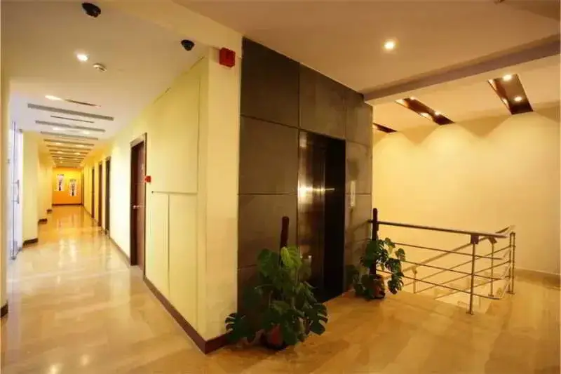 Бангалор: Curzon Suites