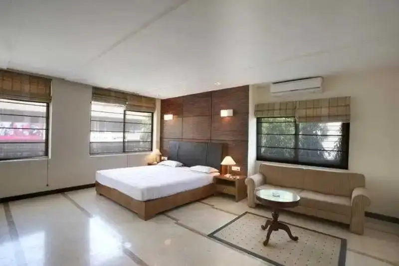 Бангалор: Curzon Suites