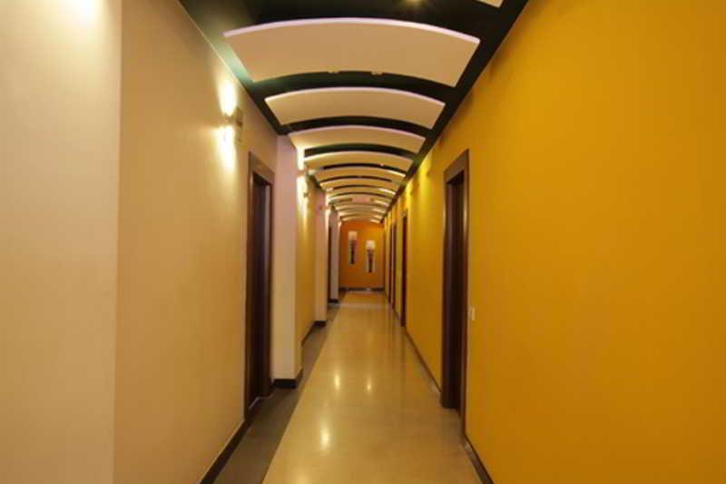 Бангалор: Curzon Suites
