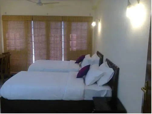 Гуруграм: TIW Home Stay