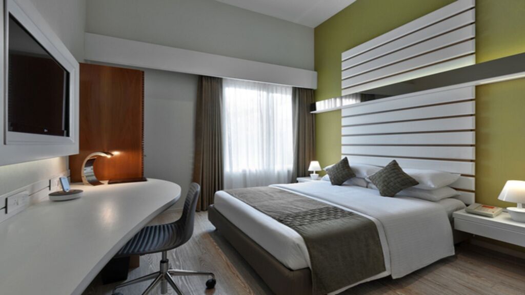Гуруграм: The Atara Near Golf Course Road