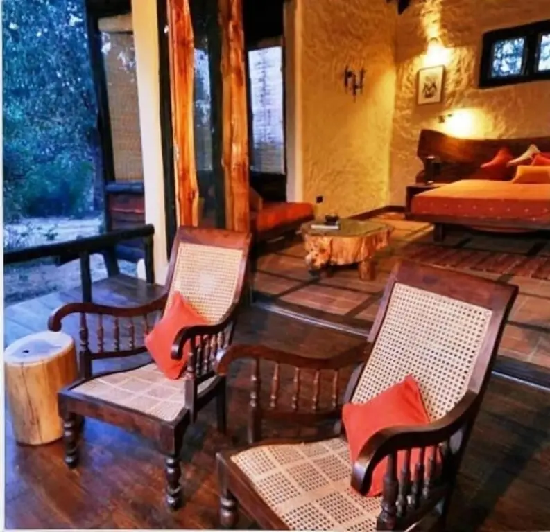 Баихар: Pugdundee Safaris - Kanha Earth Lodge