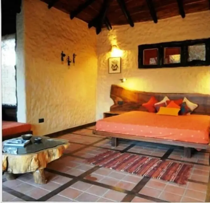 Баихар: Pugdundee Safaris - Kanha Earth Lodge