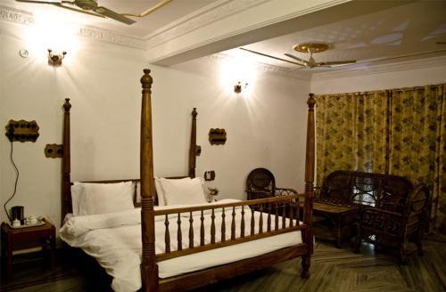 Кхаджурахо: Hammeer Garhi Heritage Resort