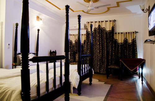 Кхаджурахо: Hammeer Garhi Heritage Resort