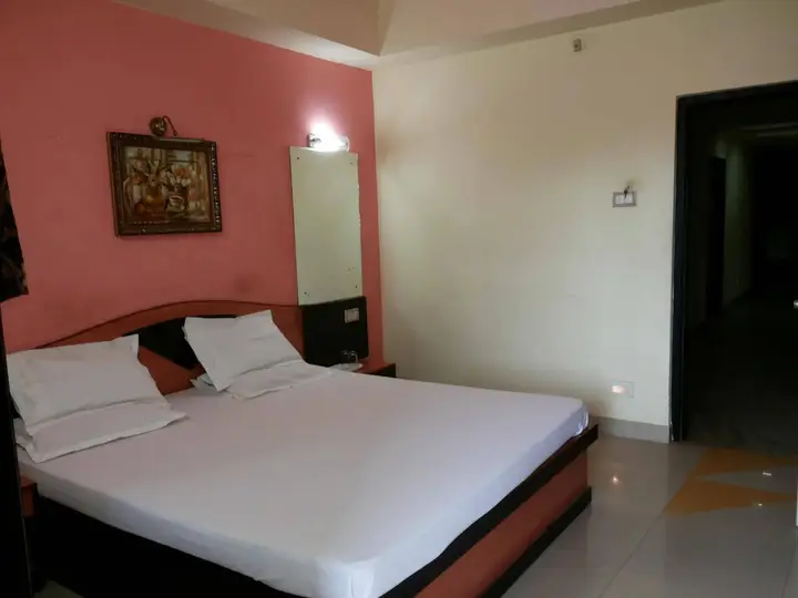 Пури: Trimurti Heights Hotel