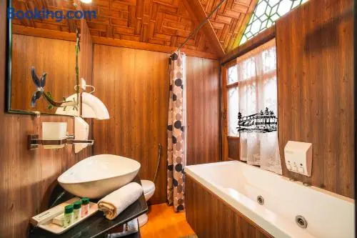 Шринагар: New Zenith Group of Houseboats