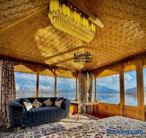 Шринагар: New Zenith Group of Houseboats
