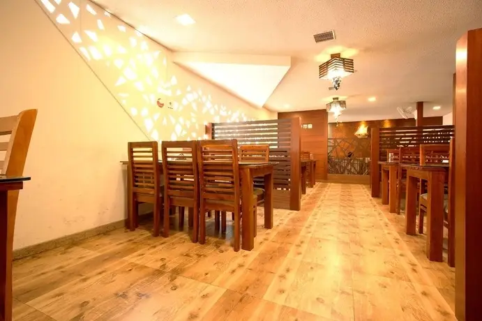 Бангалор: 9 Marks Inn - St. Marks Road