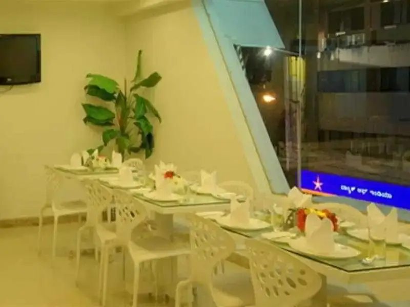Бангалор: 9 Marks Inn - St. Marks Road