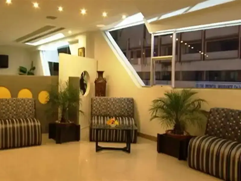 Бангалор: 9 Marks Inn - St. Marks Road