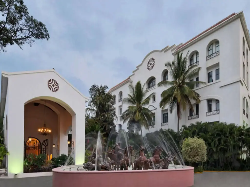 Бангалор: Golden Palms Hotel - Spa