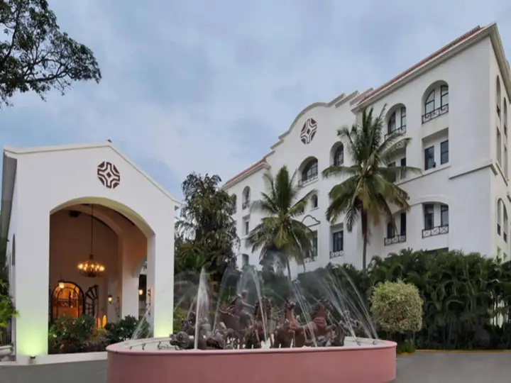 Бангалор: Golden Palms Hotel - Spa