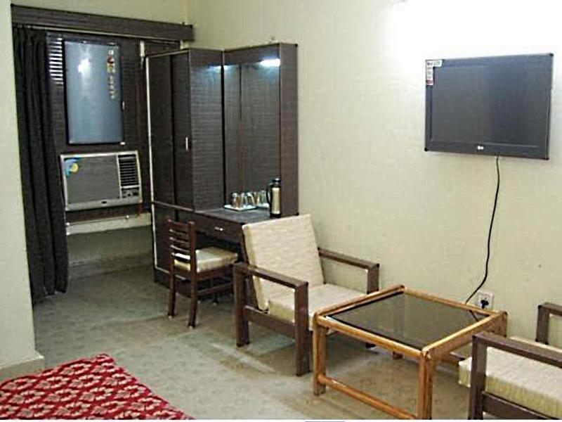 Лакхнау: Hotel Raj