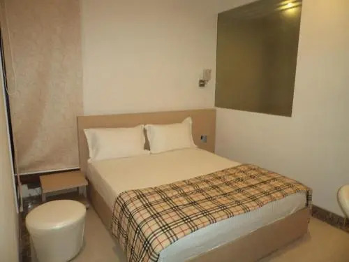 Газиабад: Relax Suites Hotel