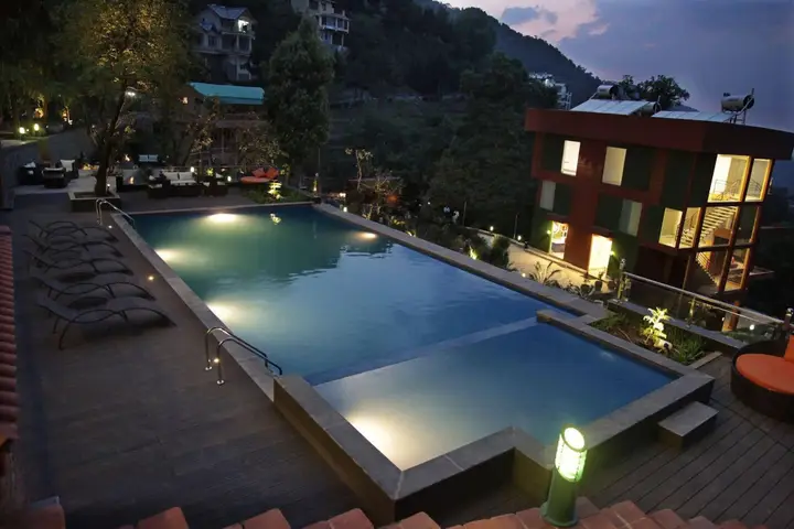 Наинитал: Aamari Resort