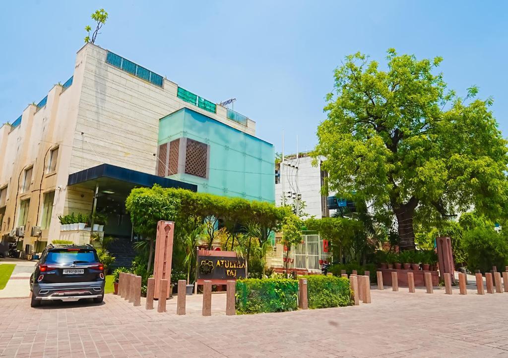 Агра: Hotel Atulyaa Taj